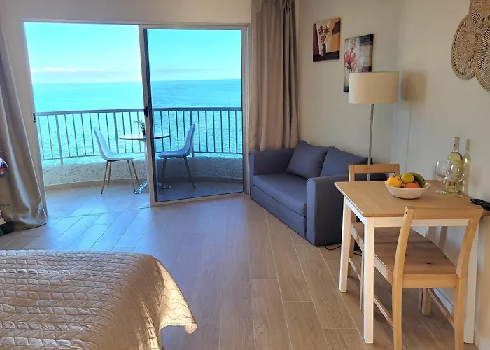 Cosy Ocean View Studio 2